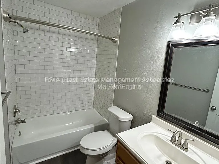 12B Lisa Ln — Photo 7