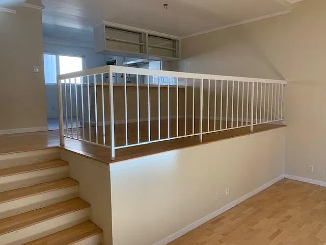 251 Valley Dr