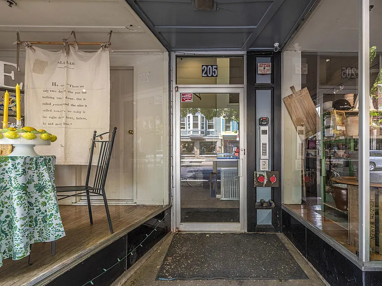 205 N Market St — Photo 12