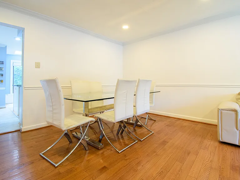 2128 Heritage Dr — Photo 7