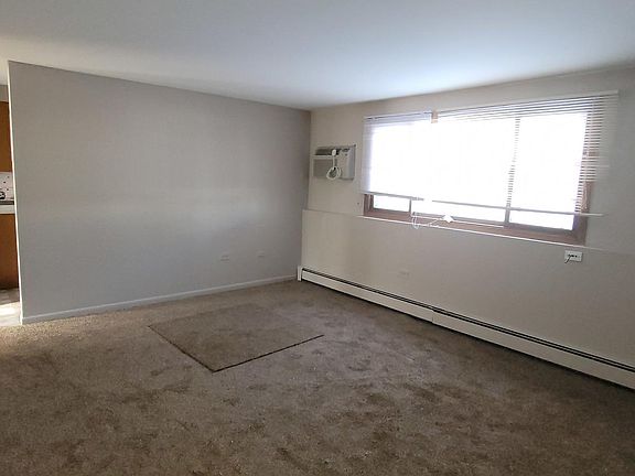 2nd image of 1335 Abbott Dr APT 2