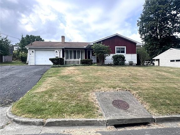 2nd image of 315 Summit Ave