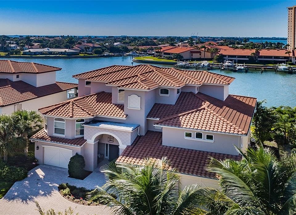 1st image of 23 Bayfront Ct S