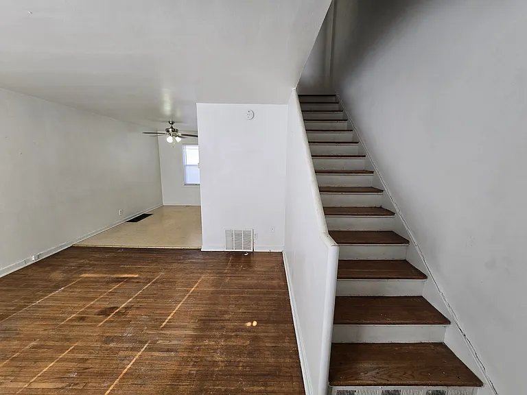 251 Madison St — Photo 2