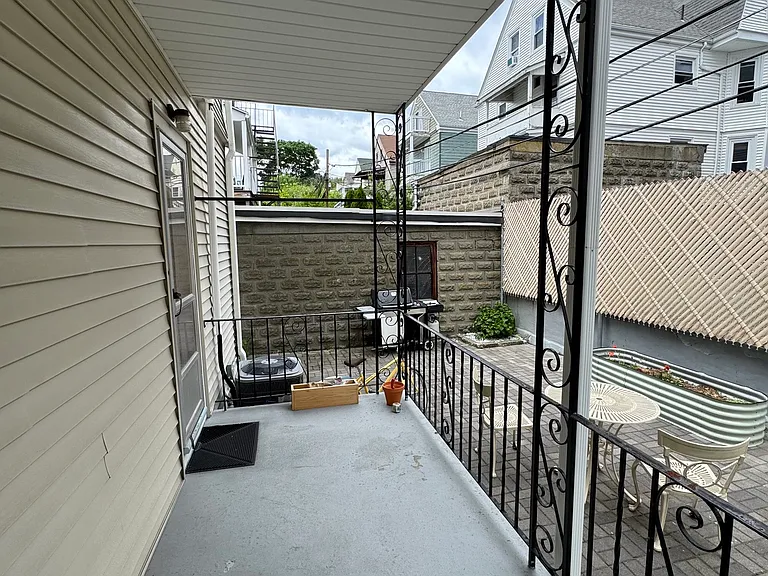 1029 Broadway #1 — Photo 11