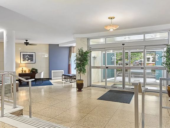 4th image of 71 Strawberry Hill Ave APT 602