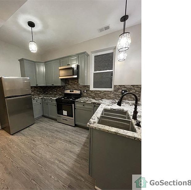 1st image of 6430 S Vernon Ave #1D