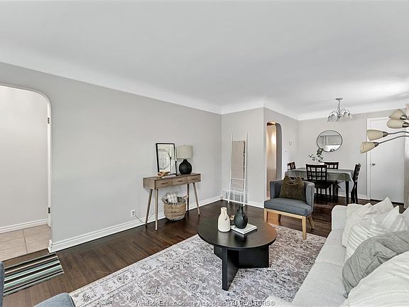 4th image of 3668 McKay Ave