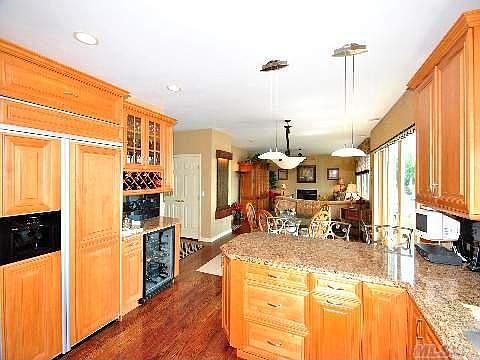 4th image of 56 Crescent Cove Ct