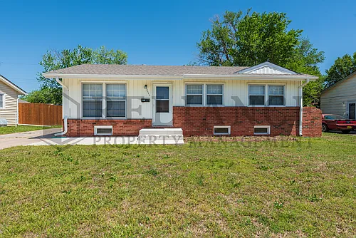 3052 S Bonn Ave Photo 1