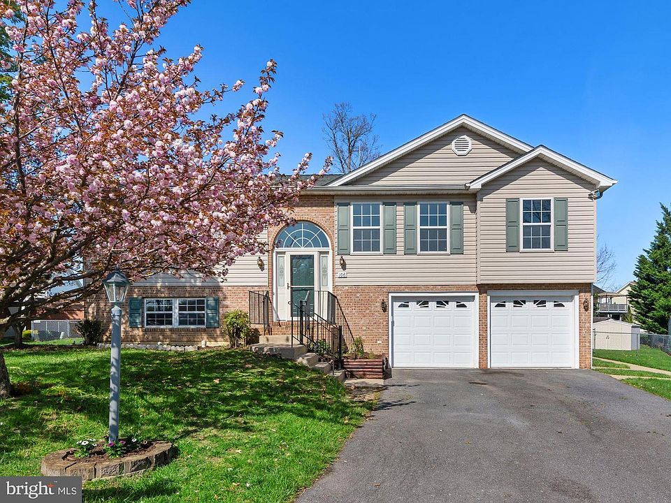 1st image of 106 Southampton Ct