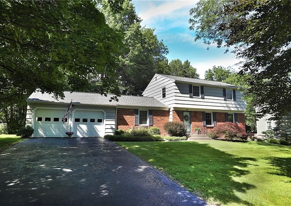 1st image of 44 Horseshoe Ln N