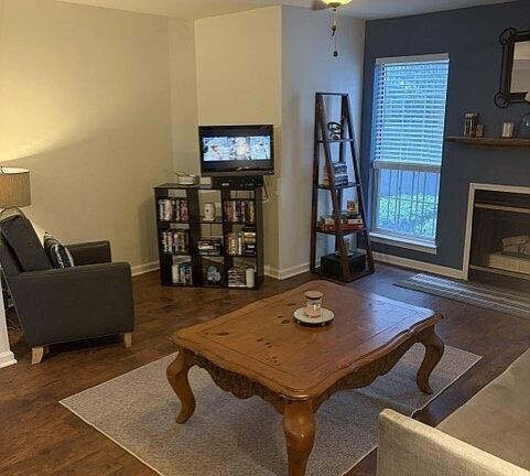 5th image of 416 Granville Ct