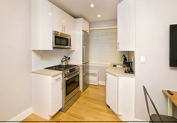 5th image of 114 E 40th St APT 9B