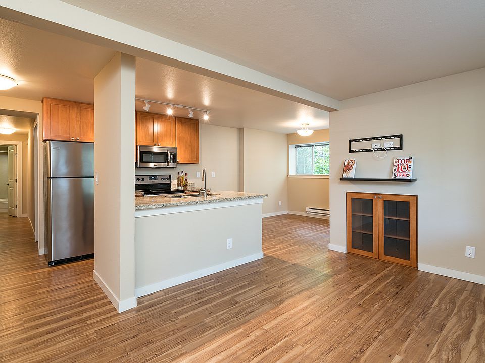 1st image of 808-810 2nd Ave #808-7