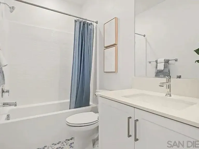 319 Honeysuckle Way — Photo 7