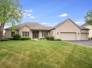 3801 Bunker Hill Dr, Algonquin, IL 60102