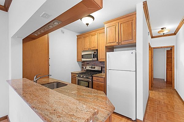 1st image of 123 1st Ave #2