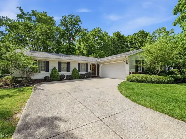 992 Fireside Dr, Brunswick, OH 44212