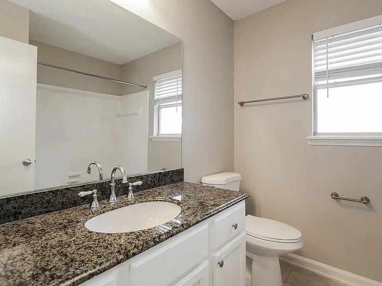 1804 Sherwood Dr — Photo 14