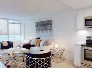 2 Hanover Rd #106, Brampton, ON L6S4H9