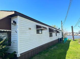 12 Shore Rd, Edgemere, MD 21219