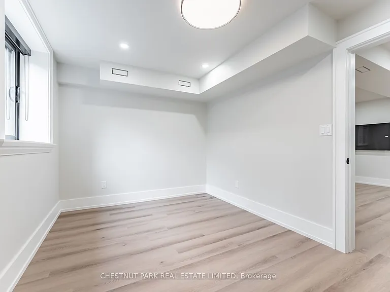 594 Concord Ave #LOWER — Photo 14
