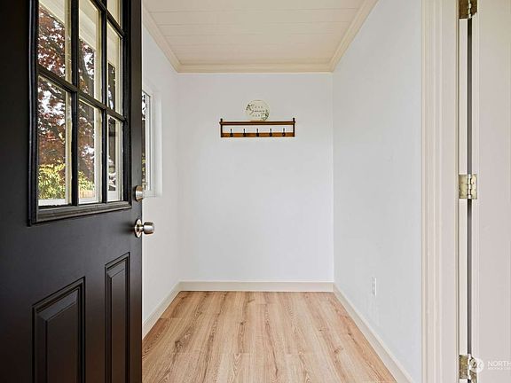 3rd image of 409 W Harriman Street