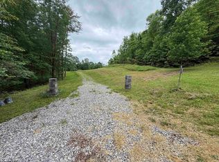 515 Deerbrook Ln, Belington, WV 26250