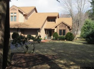 4009 Georgetown Sq, Schenectady, NY 12303