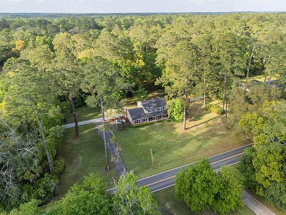 3rd image of 706 Piedmont Dr
