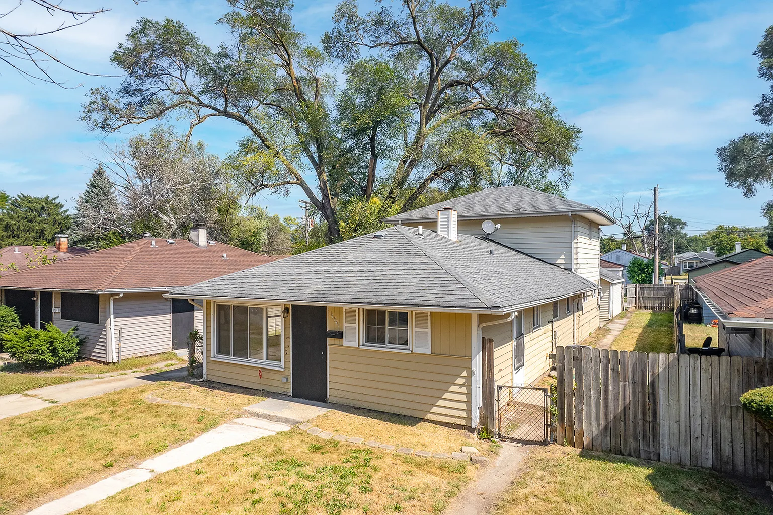 14741 Ellis Ave photo 1