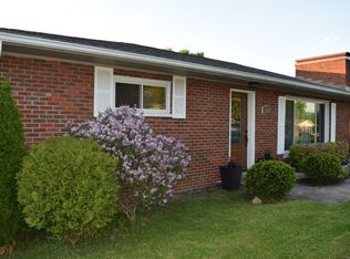 4526 Country Club Blvd, South Charleston, WV 25309