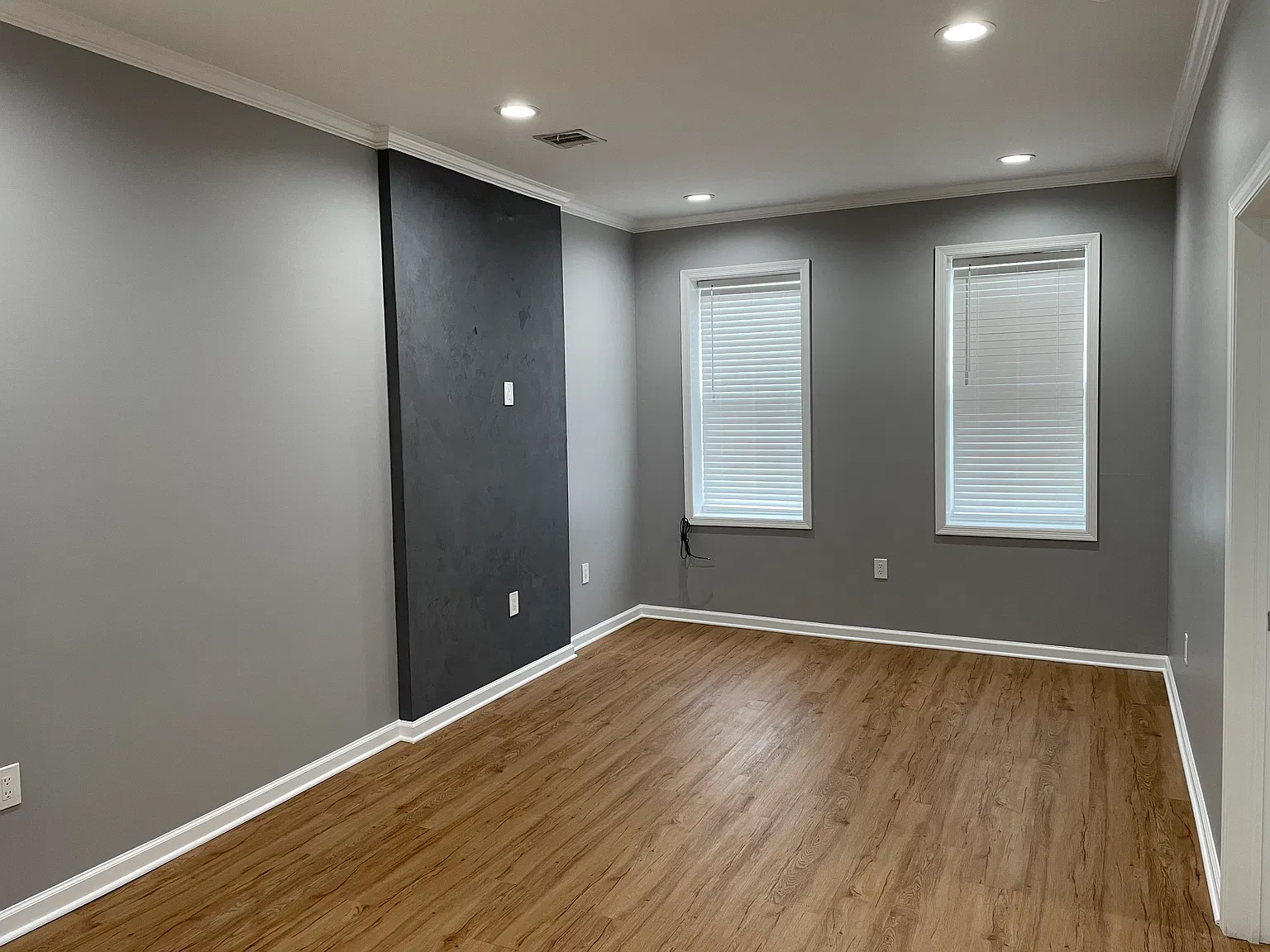3 bed, 1000 sqft, $2,700 — Photo 2
