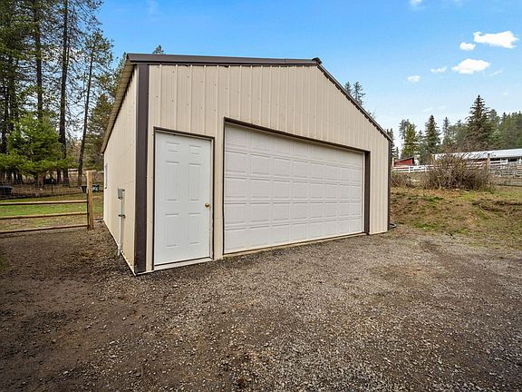 2nd image of 319 Crystal Creek Rd