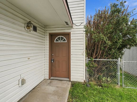 2nd image of 800 N Regal Ct