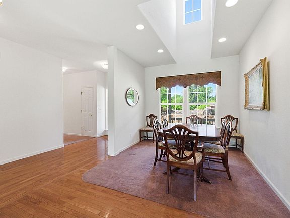 5th image of 15984 Tomahawk Ct