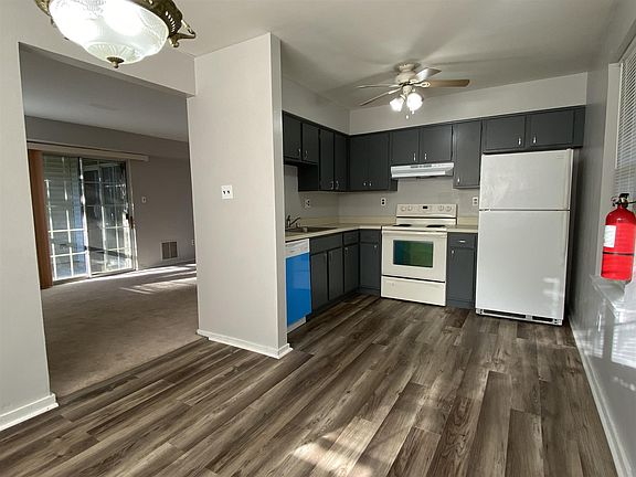 4th image of 78 Waterview Dr #94