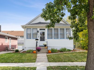727 Oak St N, Fargo, ND, 58102