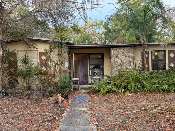 490 SE Sandia Avenue, Port St Lucie, FL 34983