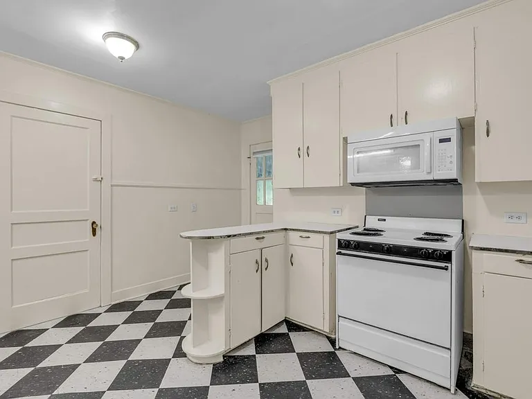 409 Scales St #A — Photo 8