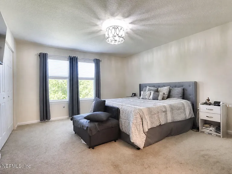 85 Temple Dr — Photo 9