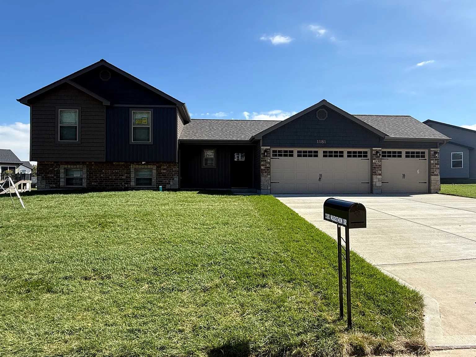 4 bed, 1600 sqft, $2,300 — Photo 1