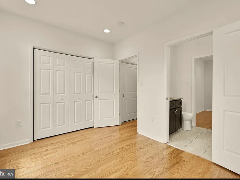 760 Gresham Pl NW — Photo 22