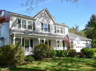 7 Clapham Ct, Sterling, VA 20165