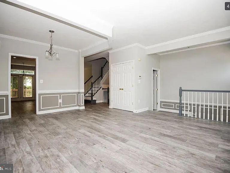 6251 Clara Edward Ter — Photo 3
