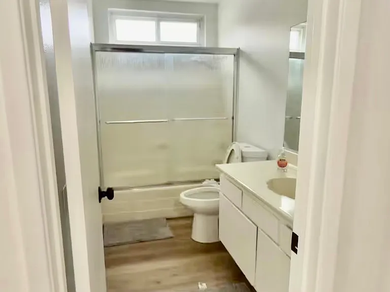 2509 Canterbury Trl — Photo 8