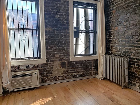 3rd image of 528 E 5th St #3F