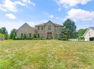 8518 Ivy Hill Dr, Youngstown, OH 44514