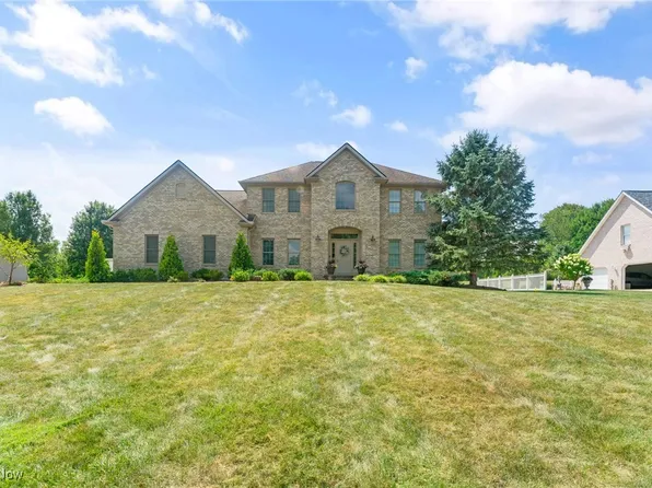 8518 Ivy Hill Dr, Poland, OH 44514